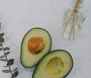 Some beauty experts recommend rubbing avocado oil on your skin, saying it is a good moisturizer and it decreases inflammation. Do you use avocado oil on your skin?